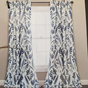 HALF MOON DEVONIA ALLOVER TWO PANELS. ROOM DARK. CURTAINS NOISE REDUC. 52X84 NWT